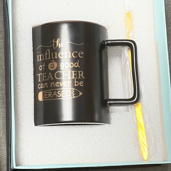 Boxed gift set coffee cup and golden spoon - Picture 2 of 8